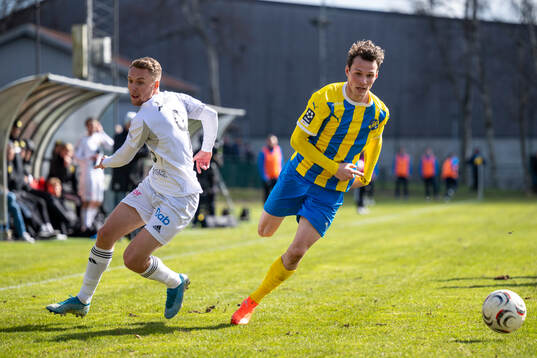 Eskilsminnes Axel Sjöberg och Laholms FKs Samuel Svensson