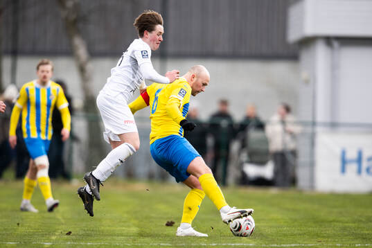 Eskilsminnes Christian Ljungberg och Laholms FKs Viggo