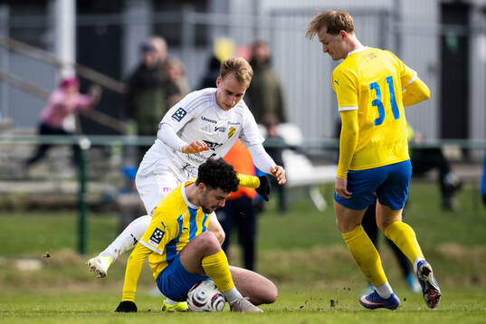 Eskilsminnes Egon Kurtulus och Laholms FKs Måns Andersson