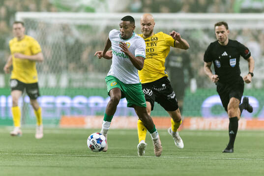 Hammarbys Paulos Abraham och Mjällbys Viktor Gustafson