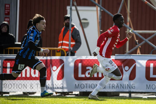 Sirius Neo Jönsson och Degerfors Samba Diatara