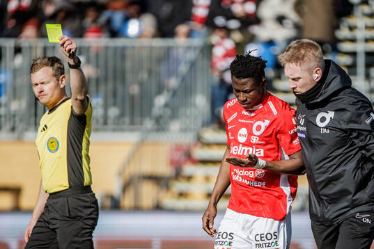 Degerfors Yiriyon Gideon Yaw tilldelas gult kort