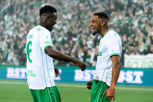 Hammarbys Ibrahima Breze Fofana och Paulos Abraham jublar