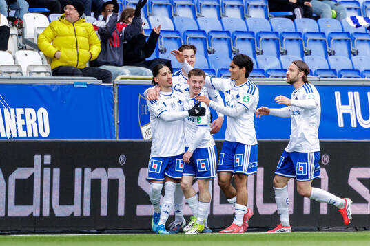 IFK Norrköpings Elias Jemal jublar med lagkamrter