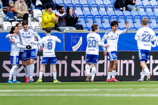 IFK Norrköpings Elias Jemal jublar med lagkamrater