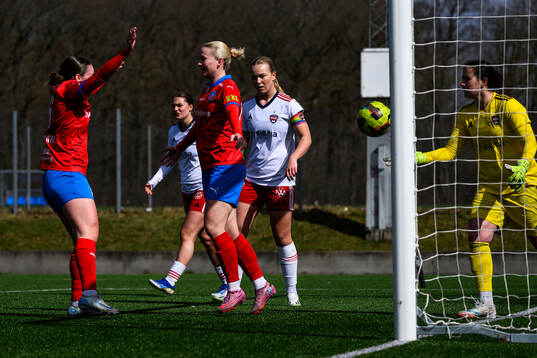 Helsingborgs Mathilde Vangsgaard och Johanna Lindblom jublar
