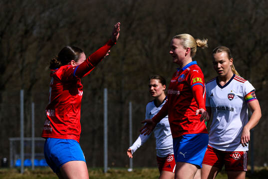 Helsingborgs Mathilde Vangsgaard och Johanna Lindblom jublar
