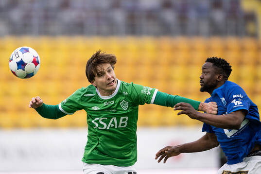 Brages Tobias Stagaard och Norrbys Azeez Temitope Yusuf