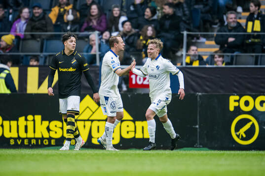 Halmstads Otso Liimatta jublar med Joel Allansson och AIKs