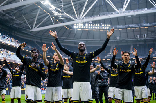 AIKs Zadok Yohanna, Ibrahim Cisse och Lukas Bergquist jublar