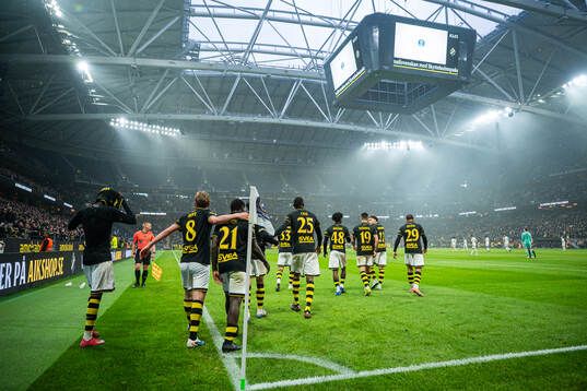 AIKs spelare jublar