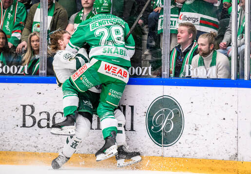 Färjestads Oskar Steen och Rögles Anton Bengtsson