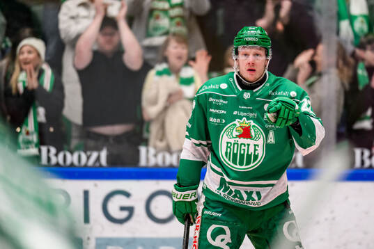 Rögles Fredrik Olofsson jublar