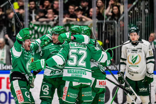 Rögles Paul Ladue jublar