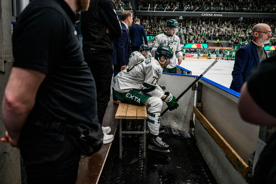 Färjestads Adam Ollas Mattsson deppar