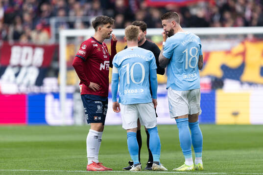Örgrytes Daniel Paulson, Malmö FFs  Anders Christiansen