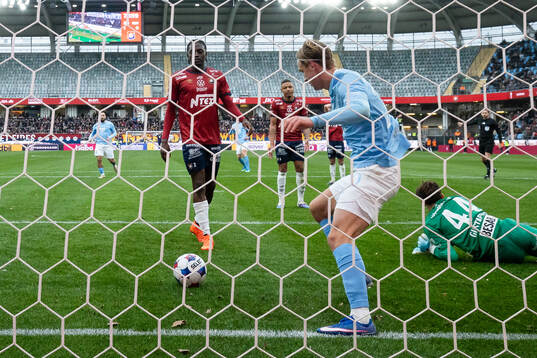 Malmö FFs Erik Botheim jublar