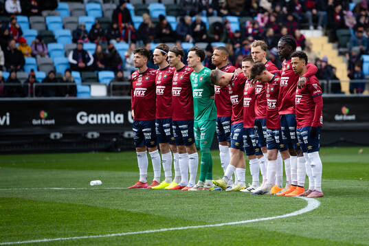 Örgrytes spelare samlade för att hedra Åge Hareide