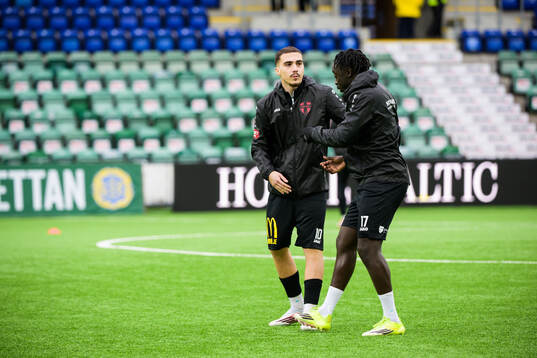 Nordic United FCs Lorent Mehmeti och Kalipha Jawla
