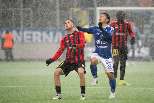 Nordic United FCs Teo Grönborg och GIF Sundsvalls Taiki