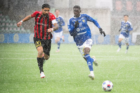 Nordic United FCs Jonathan Gursac och GIF Sundsvalls