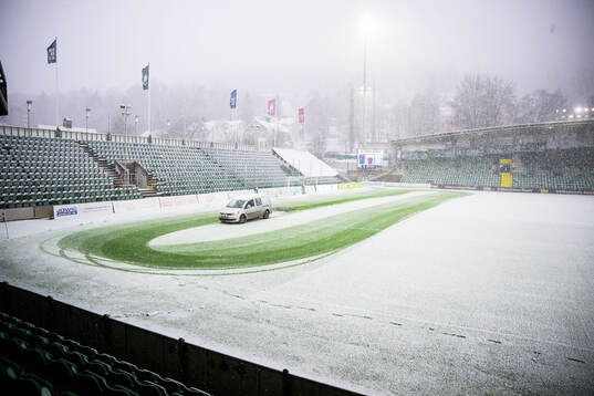 Matchen pausas pga av snöoväder