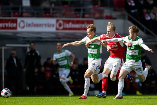 Västerås Herman Magnusson och Kalmars Charlie Rosenqvist