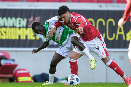 Västerås Mamadou Ousmane Diagne och Kalmars Nassef Chourak