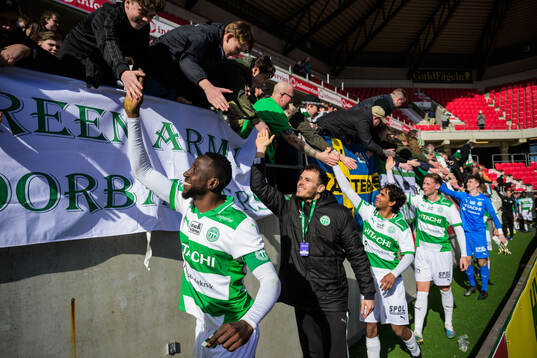 Västerås spelare jublar