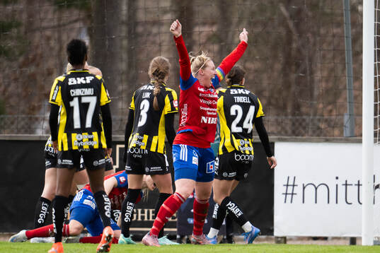 Vittsjös Sandra Lynn jublar