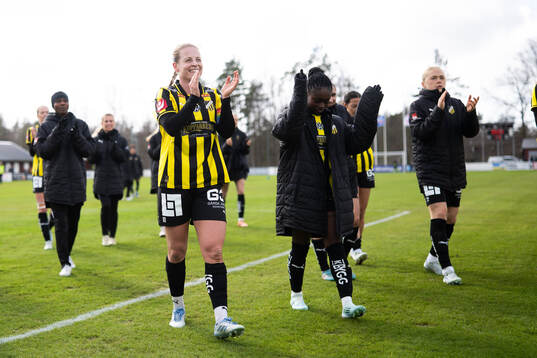 Häckens Anna Anvegård jublar