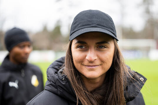 Häckens tränare Elena Sadiku