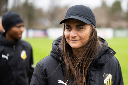 Häckens tränare Elena Sadiku