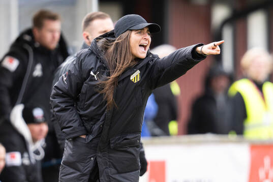 Häckens tränare Elena Sadiku