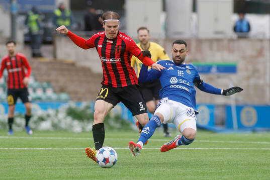 Nordic United FCs Elias Andersson och GIF Sundsvalls Marc