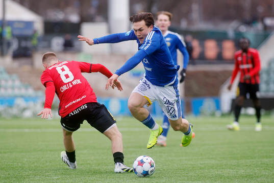 Nordic United FCs Teo Grönborg och GIF Sundsvalls Miguel