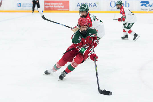 Frölundas Stina Röhricht och Modos Mira Hallin