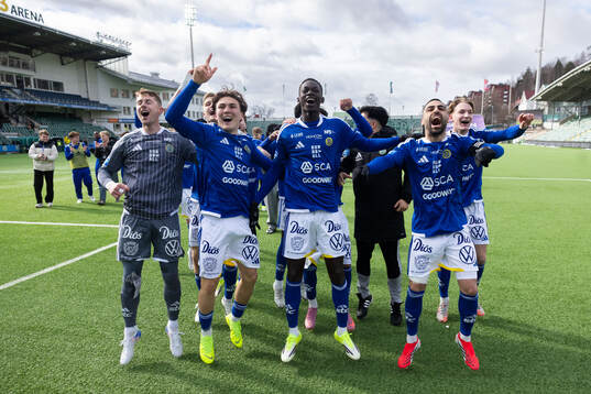 GIF Sundsvalls målvakt Jonas Olsson, Miguel Sandberg,