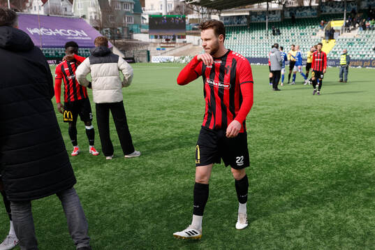 Nordic United FCs Niklas Söderberg deppar