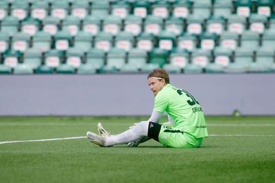 Nordic United FCs målvakt William Eskelinen deppar