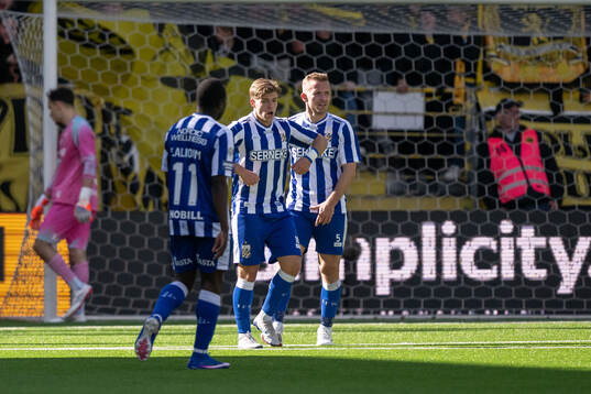 IFK Göteborgs Felix Eriksson och Jonas Bager deppar