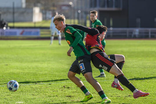 Varbergs Edvin Tellgren  och Östersunds Mario Palomino