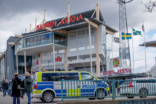 Behrn arena och poliser