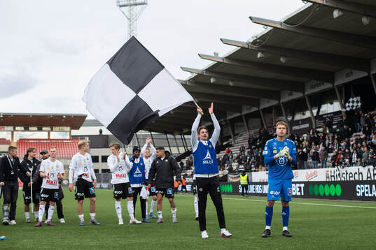 Örebros målvakt Buster Runheim och målvakt Jakub