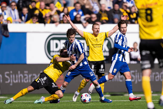 Elfsborgs Arber Zeneli och IFK Göteborgs Kolbeinn