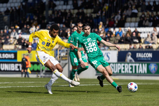 Bläddra bland fler bilder av Fotboll, Superettan, Falkenberg - Ljungskile