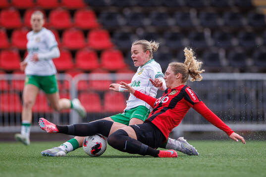 Hammarbys Mari Nyhagen och Brommapojkarnas Julia Laukström
