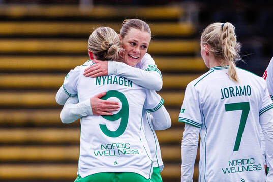 Hammarbys Mari Nyhagen och Sofia Reidy jublar