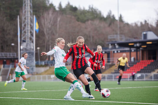 Hammarbys Stina Lennartsson och Brommapojkarnas Ellen