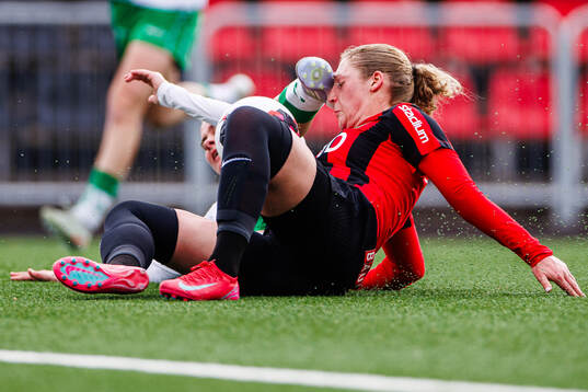 Hammarbys Mari Nyhagen och Brommapojkarnas Julia Laukström